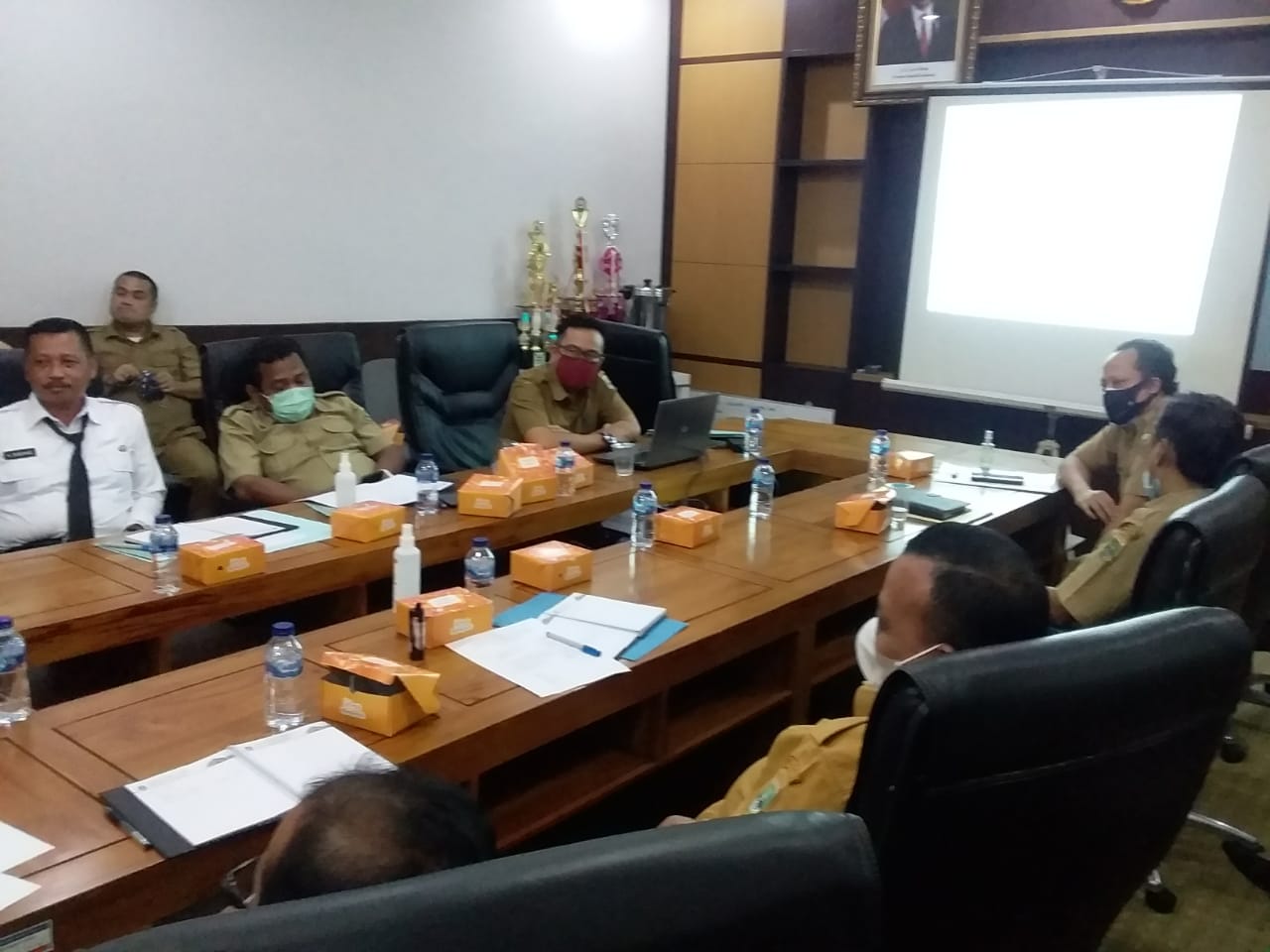 Sekretaris DPRD Mengevaluasi Proses pelaksanaan kegiatan Fisik dan Laporan Keuangan Bulan Februari TA 2021