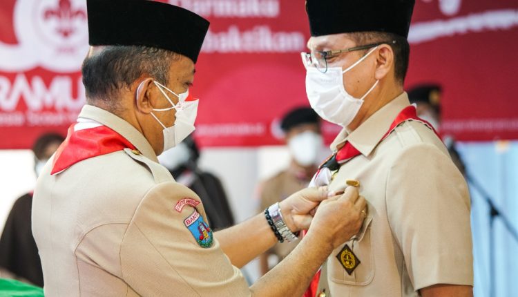 HUT Pramuka ke 60, Sekretaris DPRD Banten Terima Penghargaan Darma Bakti