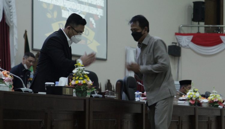 DPRD Banten Gelar Rapat Paripurna Pemandangan Umum Fraksi Terhadap Raperda Perubahan APBD 2021