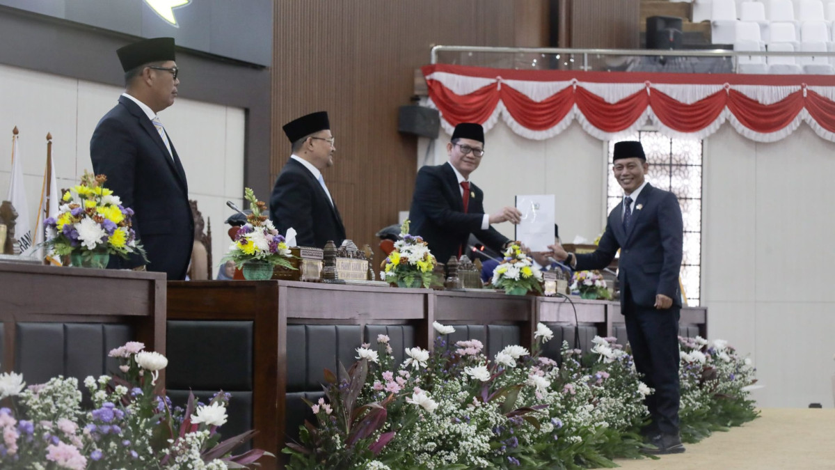 Rapat Paripurna Penyampaian Hasil Reses DPRD Banten