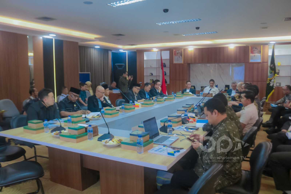 Raker Komisi V Bahas Raperda Usul DPRD Tentang Penyelenggaraan Jaminan Sosial Ketenagakerjaan di Provinsi Banten