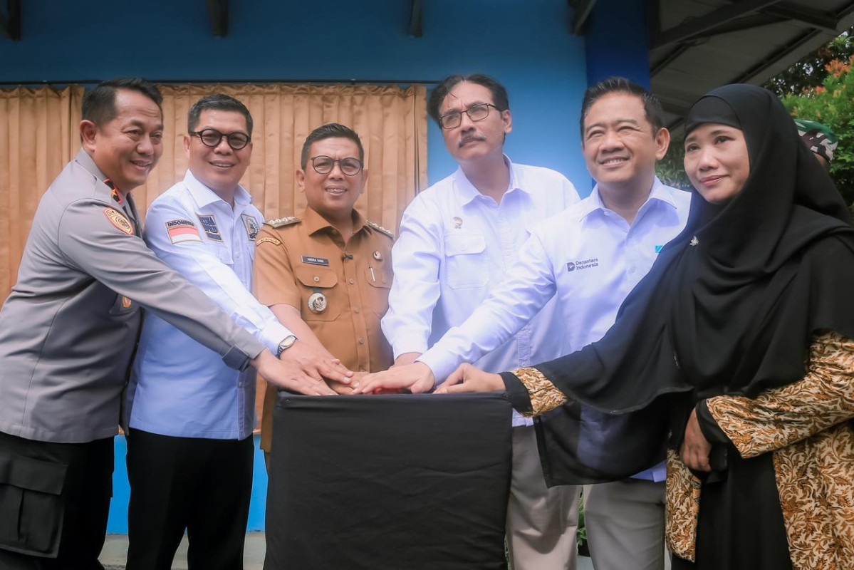 Penandatanganan Memorandum of Understanding (MOU) bersama Menteri Perlindungan Pekerja Migran Indonesia