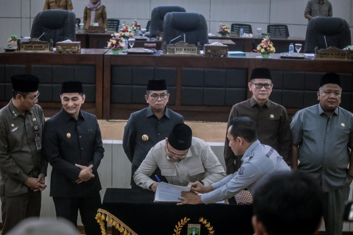 Tandatangani Kesepakatan KUA dan PPAS Perubahan APBD, DPRD Gelar Rapat Paripurna