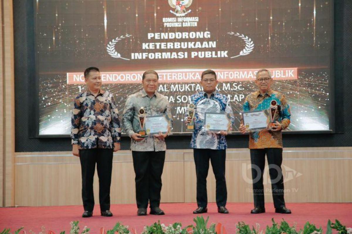 Ketua DPRD Banten Andra Soni Raih Penghargaan Pendorong Keterbukaan Informasi
