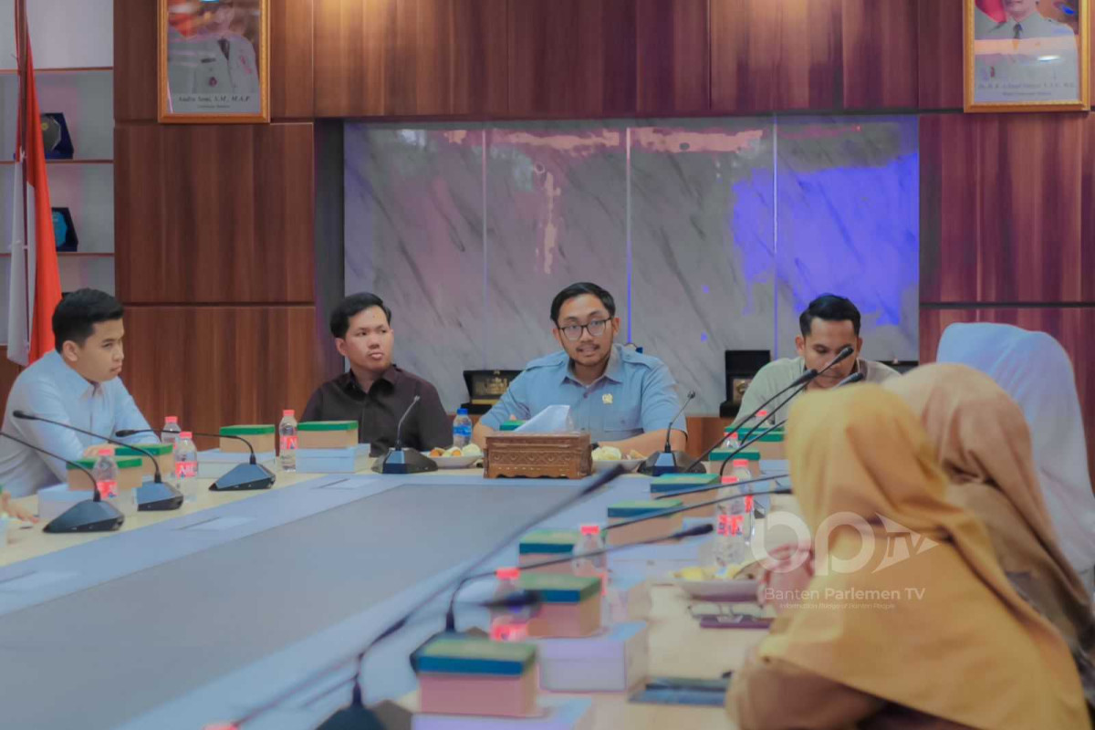Komisi V Panggil OPD Mitra Bahas Permasalahan di SMAN 4 Kota Serang